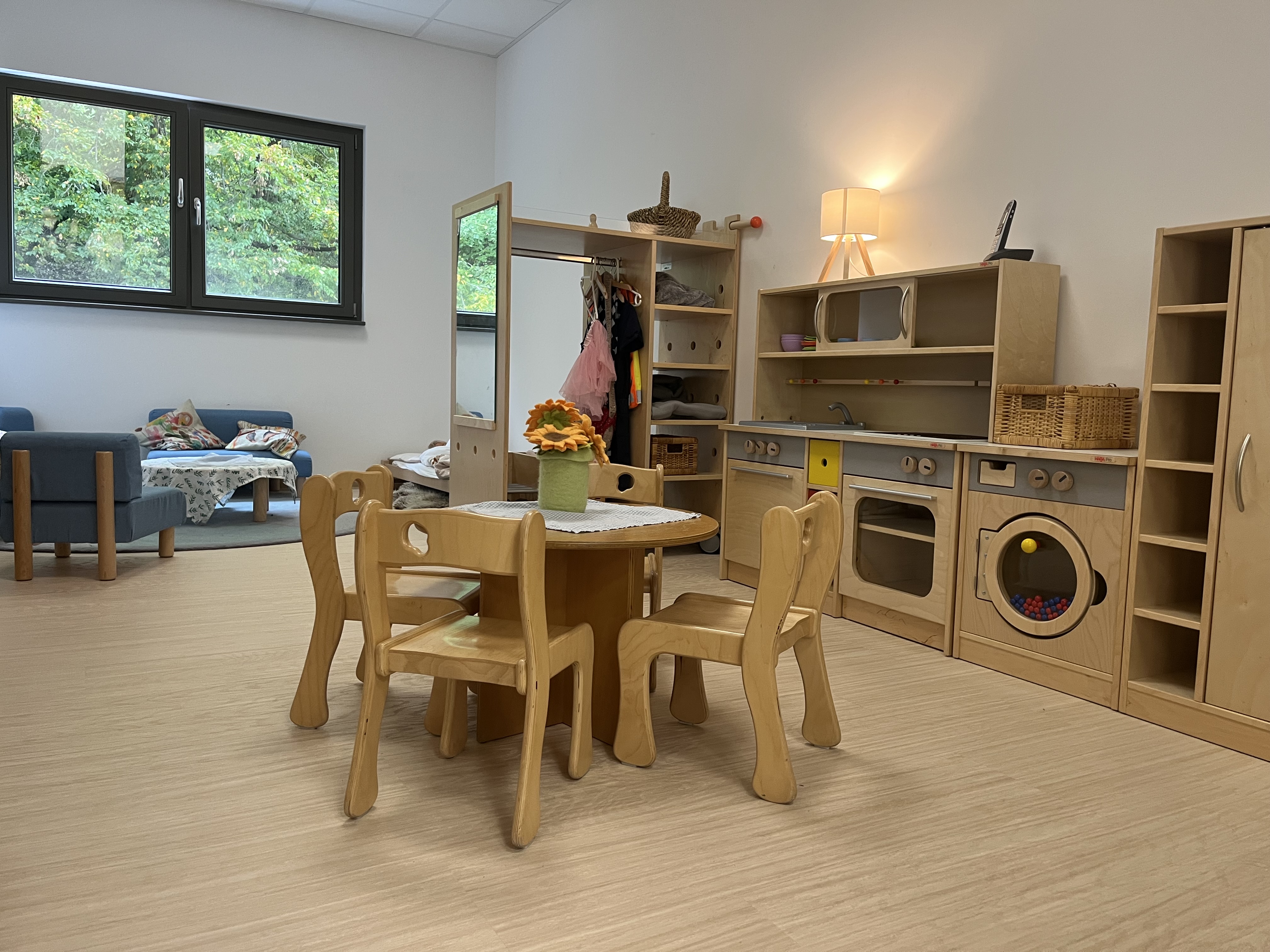 Unsere Kinderwohnung - hier wird gekocht, gepflegt, gelacht und gelebt - ganz wie die Großen